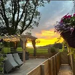 بيت خشبي Harewell Wood
