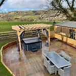 Harewell Wood بيت خشبي جسر باتيلي