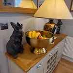 Harewell Wood Деревянный коттедж *