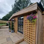 Harewell Wood * جسر باتيلي